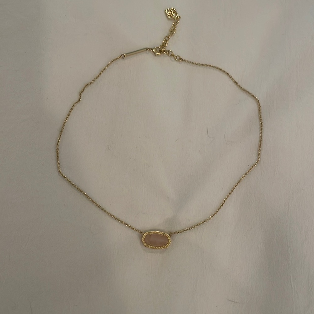 Kendra Scott Elisa Gold Pendant Necklace in Rose Quartz